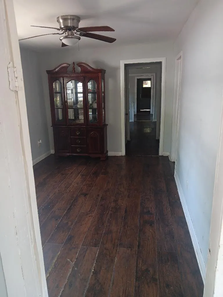 3 bed, 1100 sqft, $1,100 — Photo 2