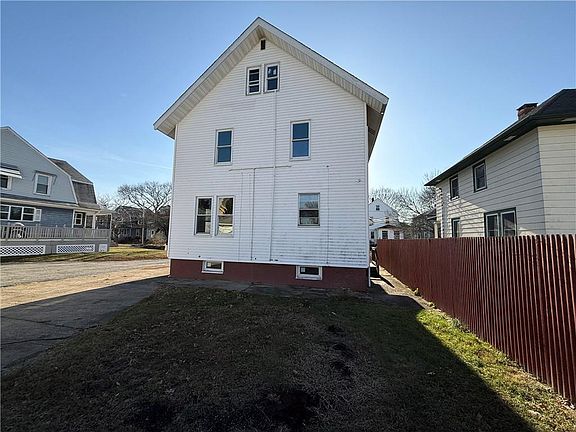 3rd image of 103 Bartlett Ave