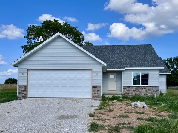 384 N Oak Avenue, Sparta, MO 65753