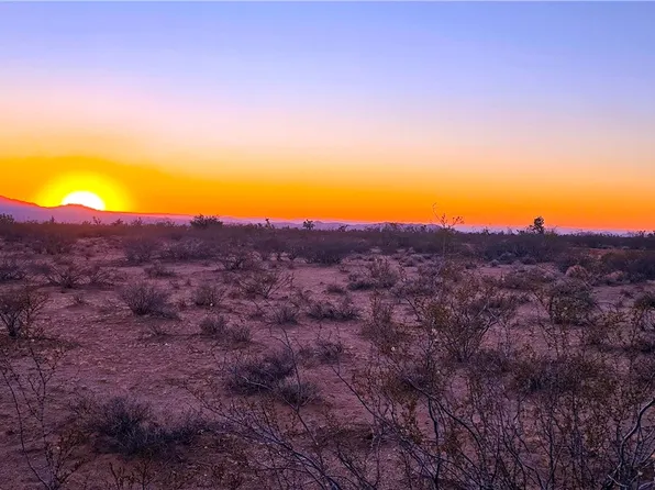 255 S Dead Eye Rd, Yucca, AZ 86438