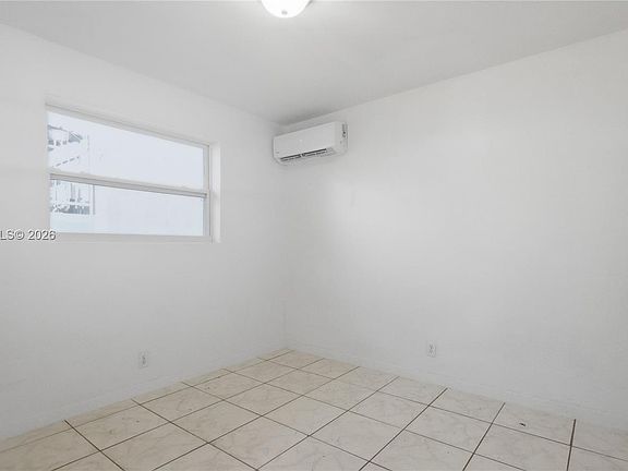 3rd image of 2711 SW 8th St APT 3