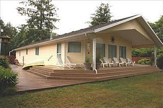 2nd image of 845 Hassalo Ave SE