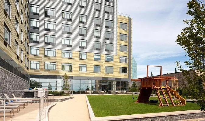 Sold by Real Direct | media 13