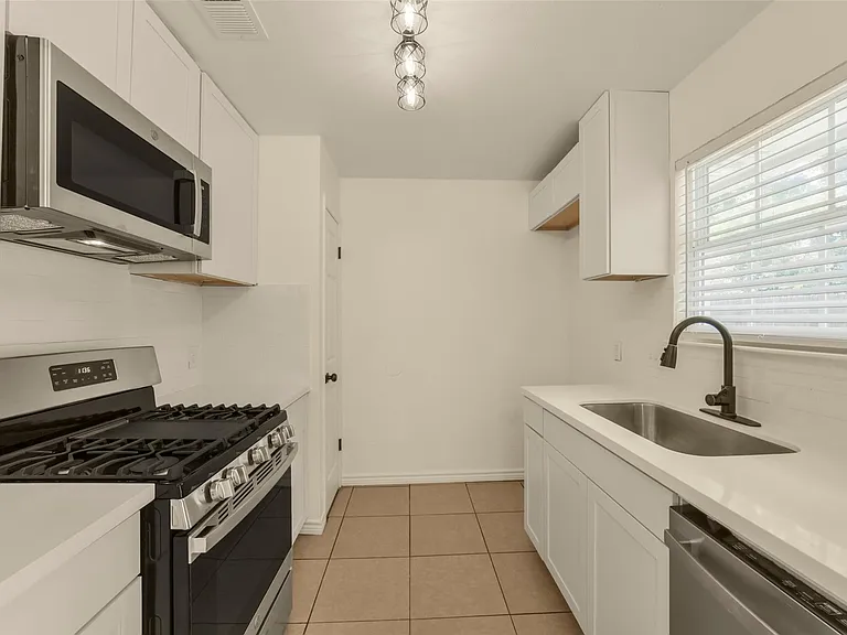 18147 Dinner Creek Dr — Photo 26