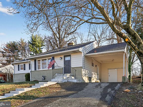 3rd image of 35 Old Manor Rd