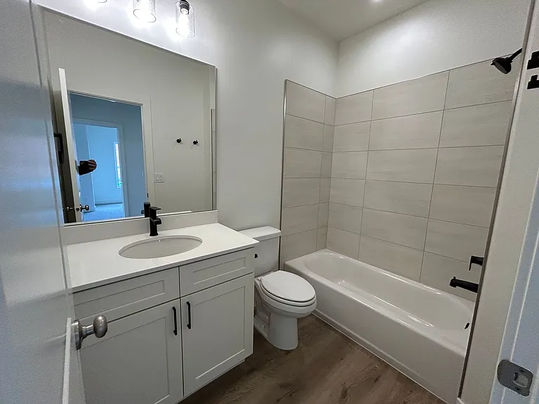 1544 E Mead Ln — Photo 16