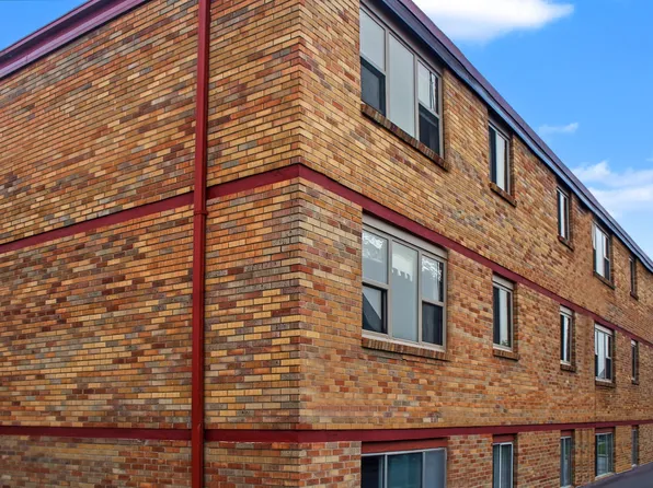 Laurentian Apartments