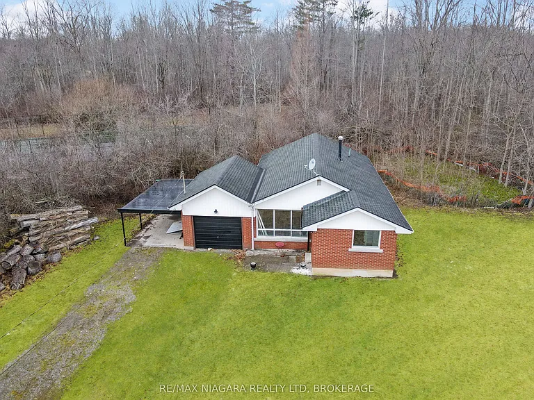 1544 Stockton Ln — Photo 3