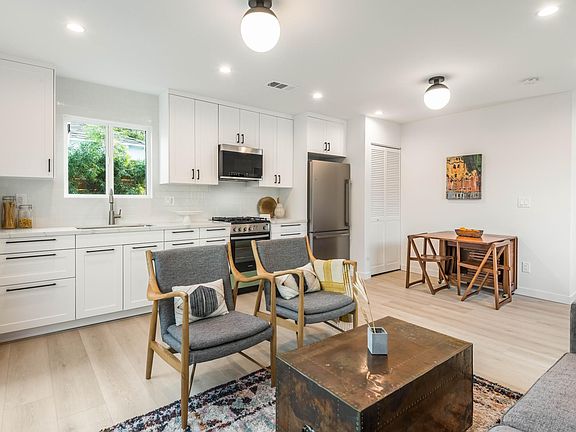 5th image of 3842 Somerset Dr