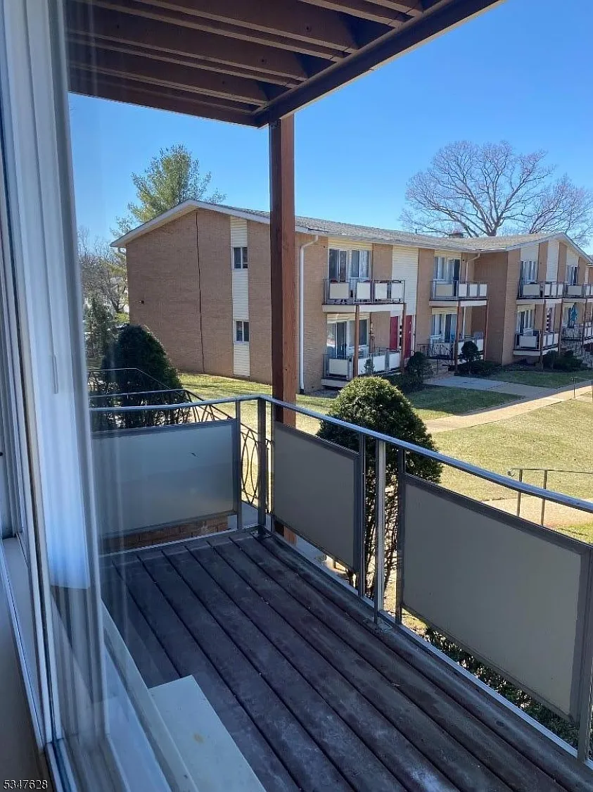 1 bed, 1.0 bath, $1,875 — Photo 4