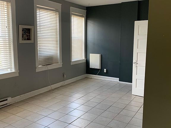 2nd image of 604 Page St APT 6