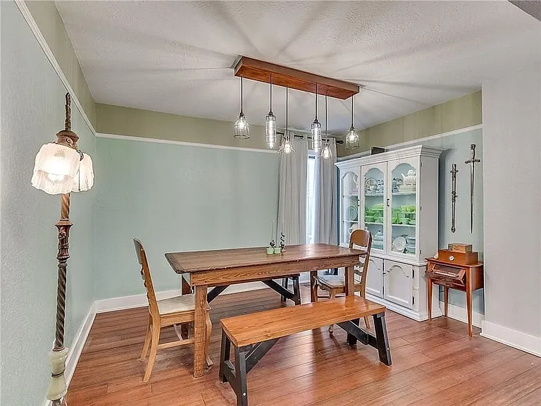 2104 Whiteoak Cir — Photo 13