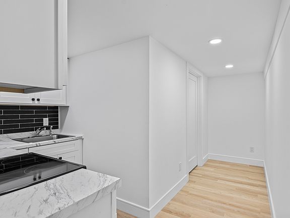 4th image of 61 Juanita Ave #2