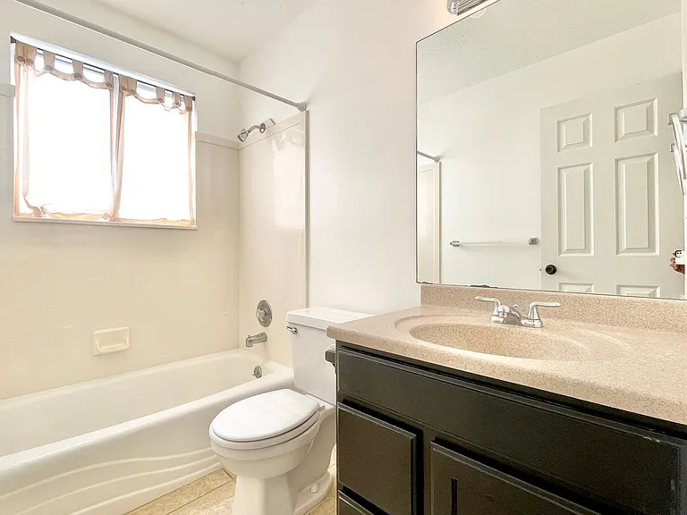 617 E Orangewood Ln — Photo 17