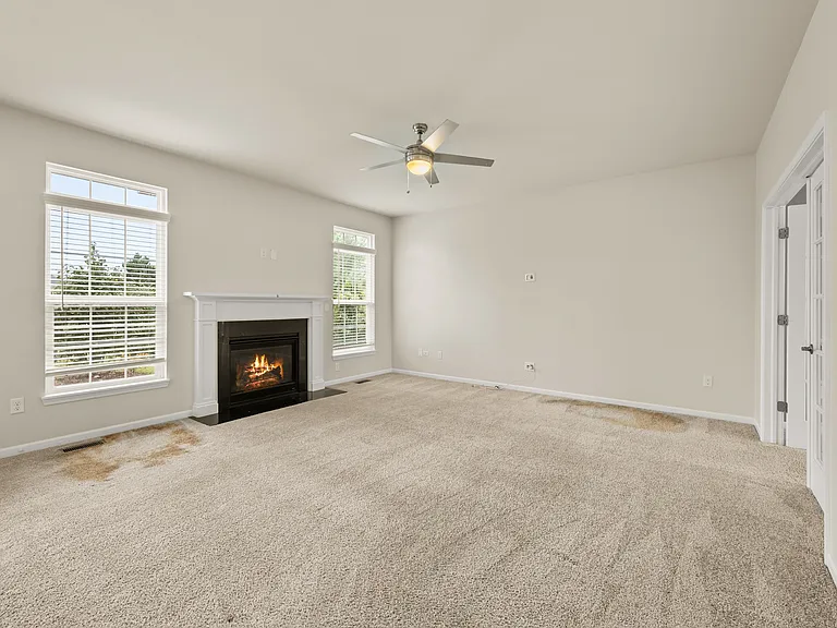406 Mary Ann Cir — Photo 14