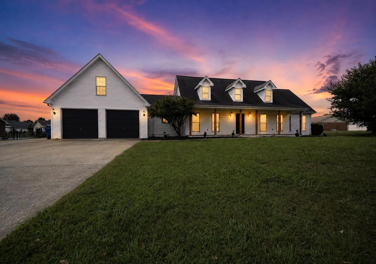 Spacious 4BR House in Somerset — Photo 1