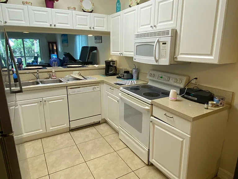 7196 N Plum Tree #316 — Photo 5