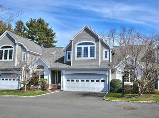 100 Hilary Cir, Fairfield, CT 06825