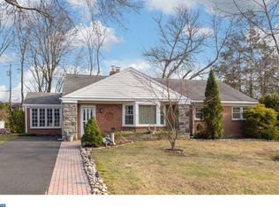 3155 Manor Rd, Huntingdon Valley, PA 19006