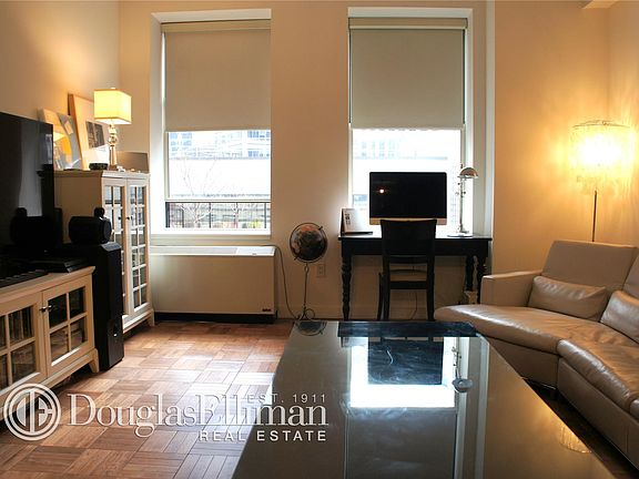 2nd image of 67 Wall St APT 19M