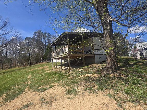 5th image of 271 Estes Rd