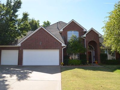 6208 Woodcreek Ct, Warr Acres, OK, 73122