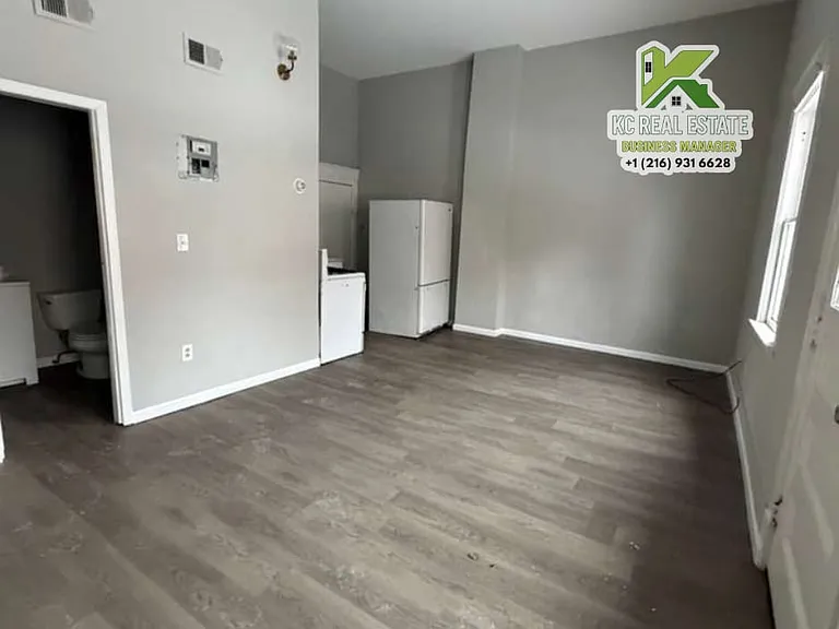 3525 Spokane Ave — Photo 2