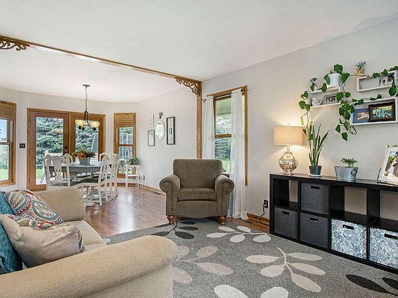 2nd image of 10541 Hunters Creek Dr
