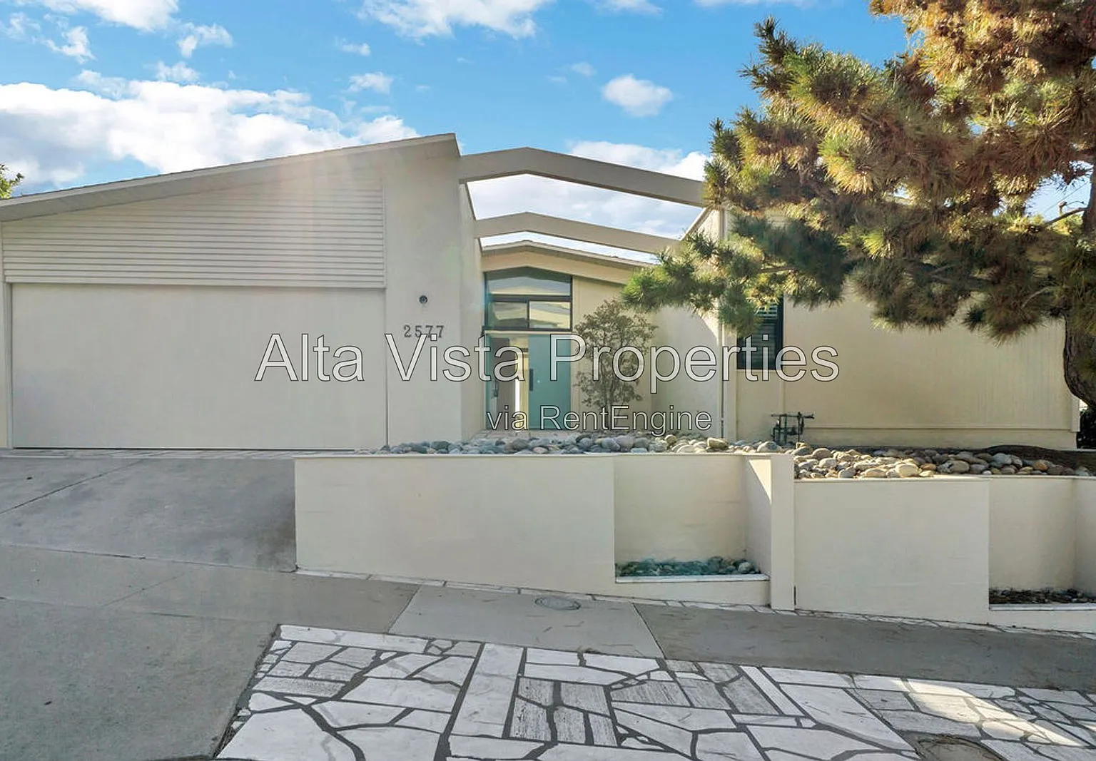 4 bed, 2.0 bath, 1912 sqft, $7,100 — Photo 1