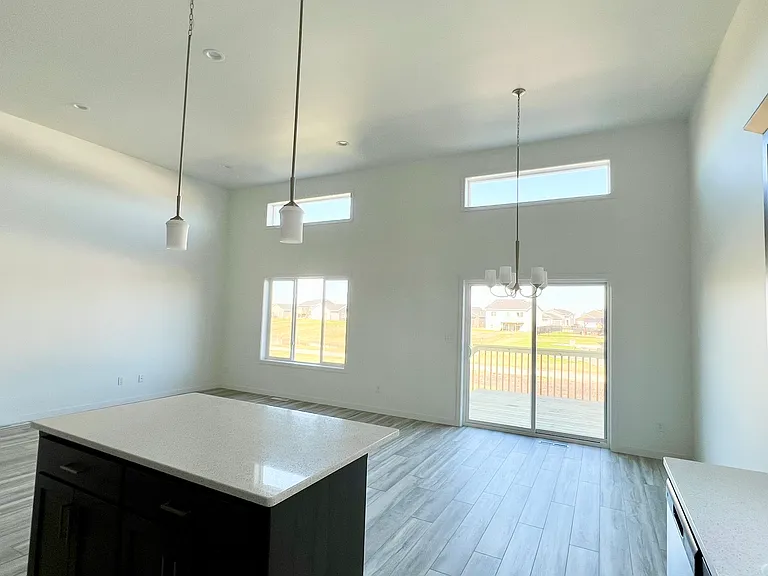 6886 Joseph St — Photo 3