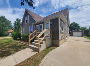 201 S Railroad St, Lostant, IL 61334