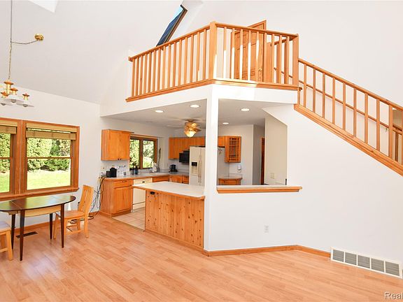5th image of 10393 Jewell Rd