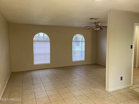 5th image of 2300 Avenido Encanto St