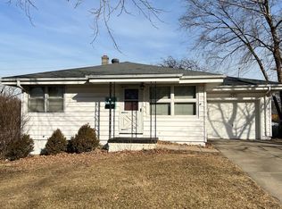 7818 Parker St, Omaha, NE 68114