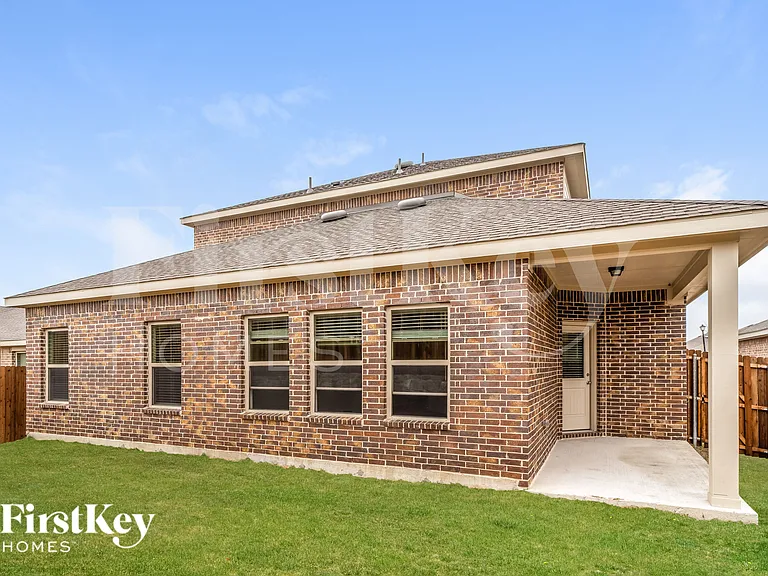 1045 N Churchill Dr — Photo 18