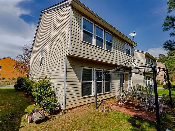 3rd image of 941 Ledge Hill Cv
