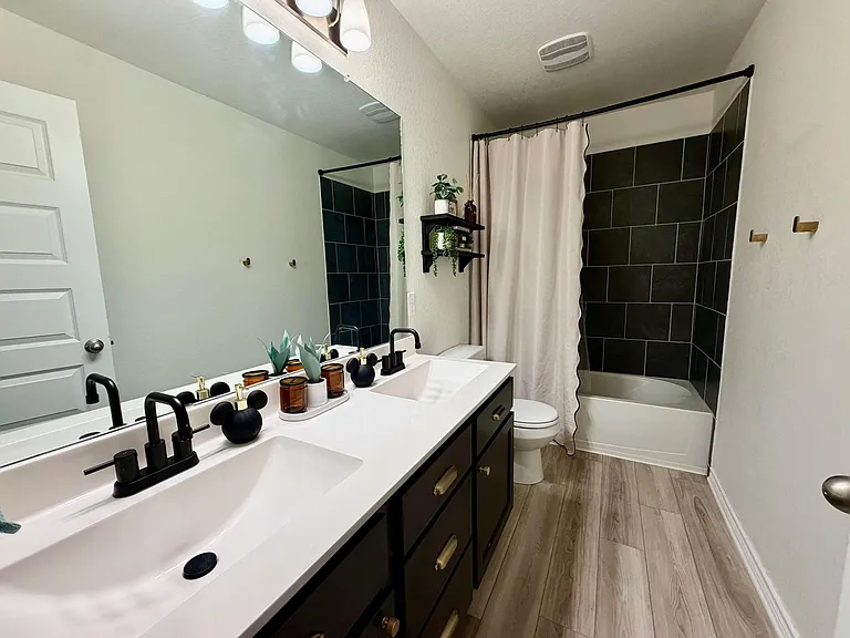 5024 Galvan Mnr — Photo 30