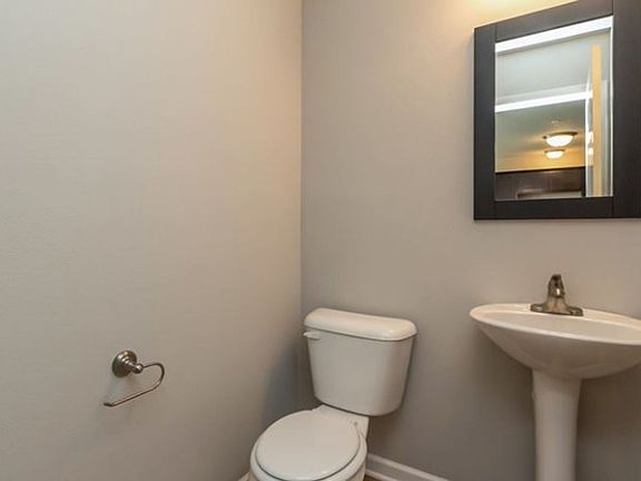 4th image of 1084 Jasper Dr #1027