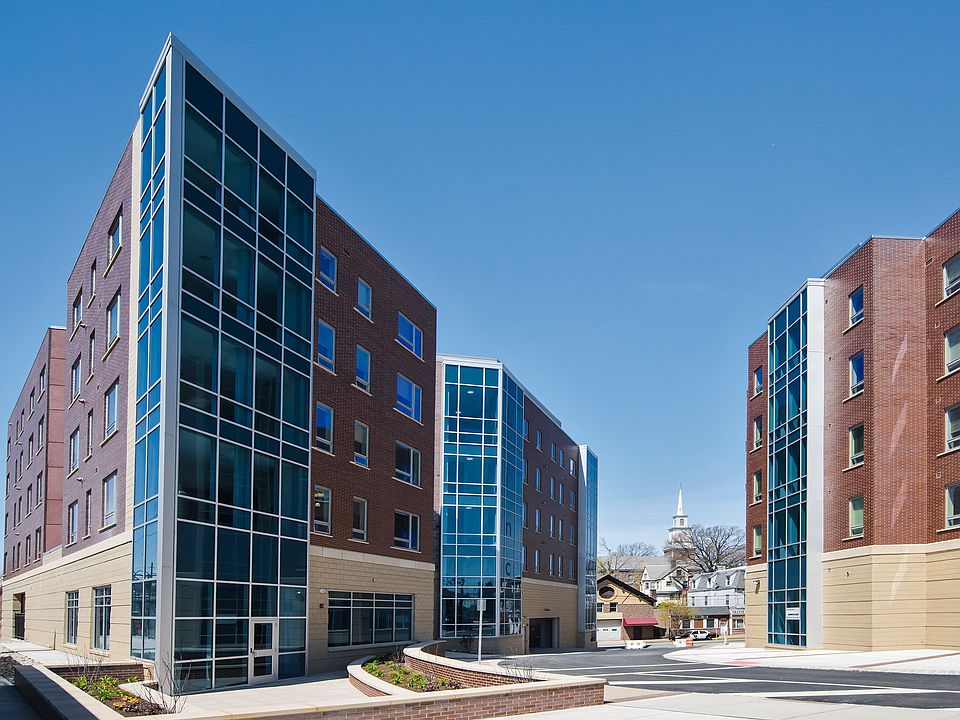 1st image of 52 Lincoln Ave #206