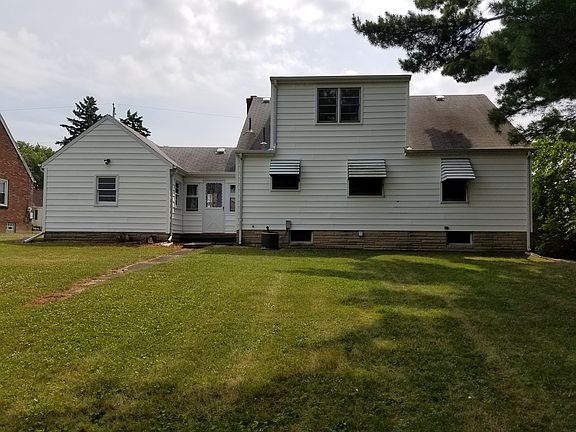 3rd image of 816 N Ward Ave