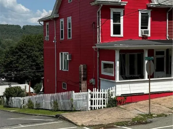 301 E Abbott St, Lansford, PA 18232