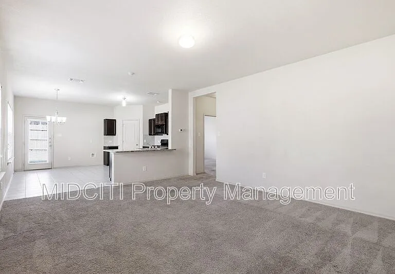 205 Tallow Trl — Photo 11