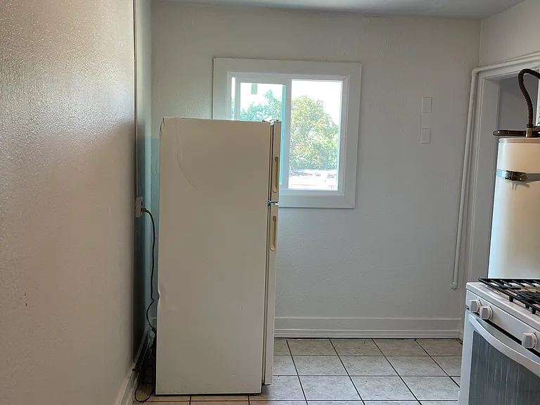 545 N California St #11 — Photo 3