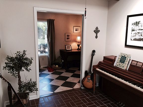 5th image of 308 Dogwood Dr