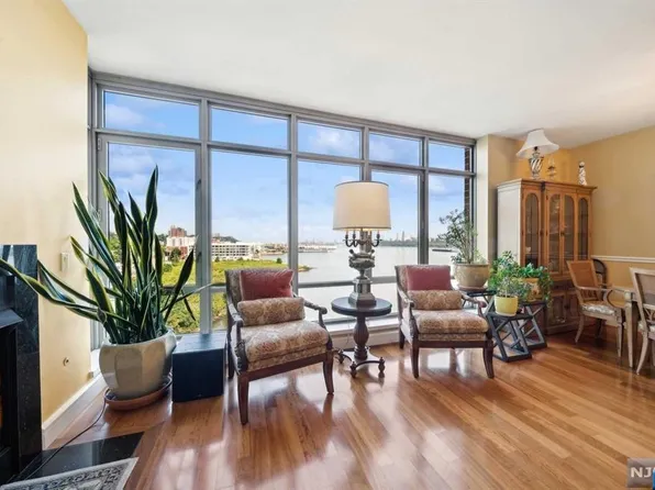 8100 River Rd APT 807, North Bergen, NJ 07047