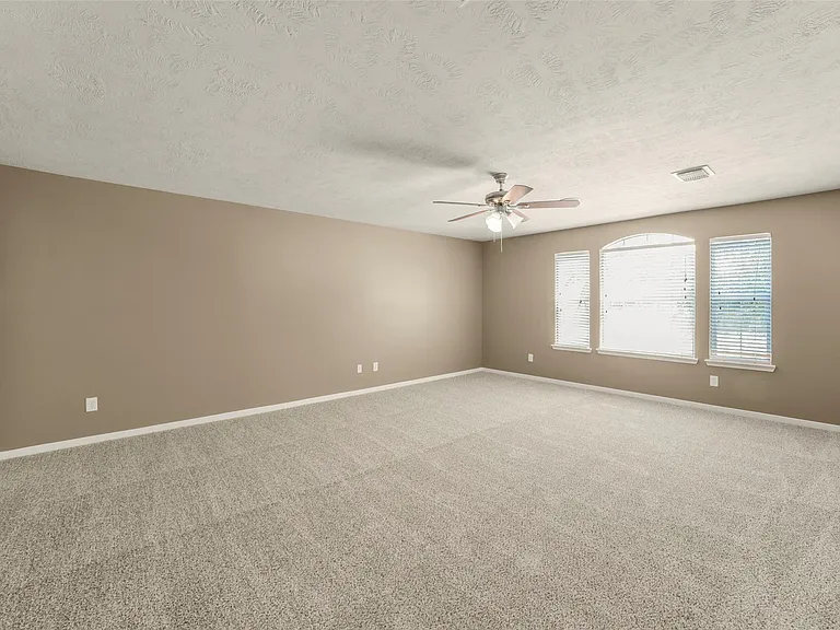 2414 Falcon Knoll Ln — Photo 34