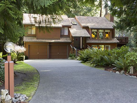 4th image of 60 Grenville Ct