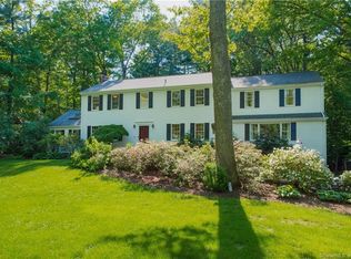 28 Beldenwood Rd, Simsbury, CT 06070