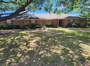 10318 Pensive Dr, Dallas, TX 75229