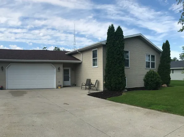 W2772 Huibregtse Ln, Oostburg, WI 53070